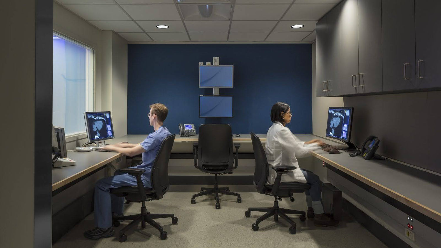 Best Radiation Shielding Material: Options, Pros/Cons & Uses - Lead Glass Pro