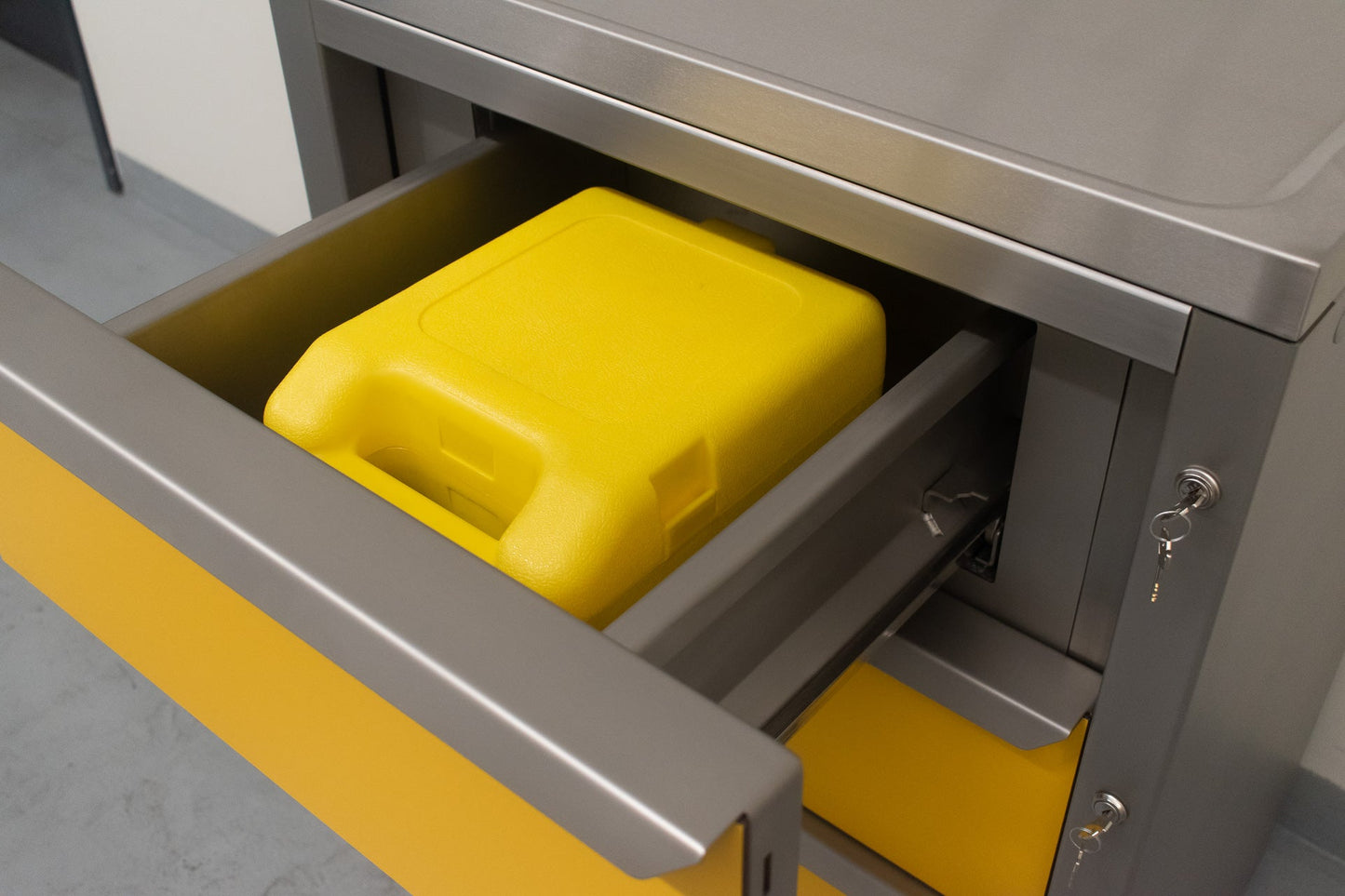 Lead Shielded Cabinets - Lead Glass Pro